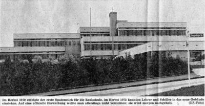 Einzug in neues Schulgebäude 1972